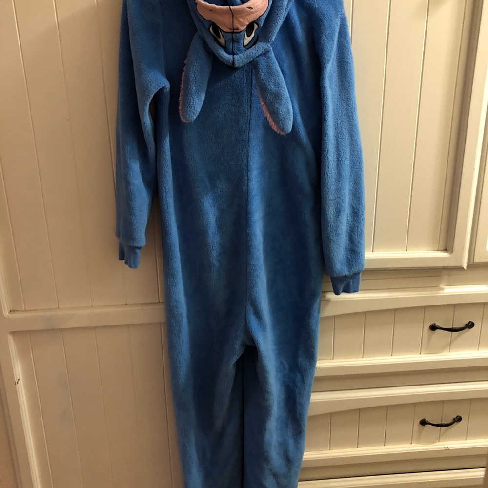 i am selling an eeyore onesie! 💙